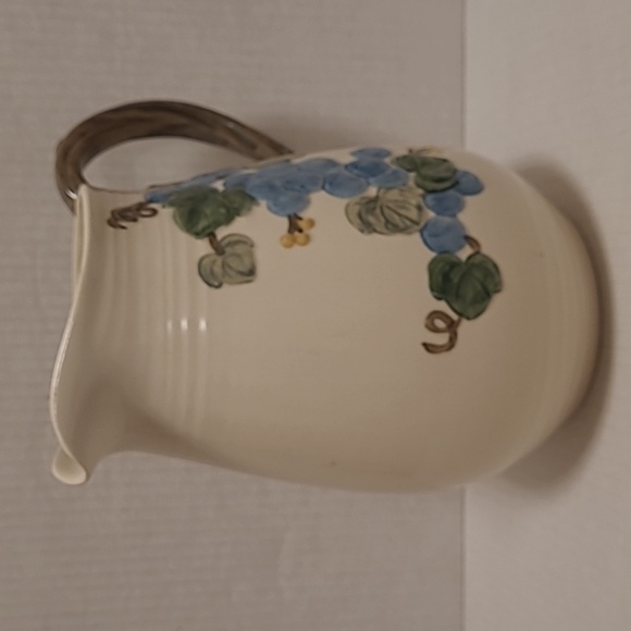 Vintage Metlox Poppytrail Pitcher with Blue Grapes - Picture 10 of 16